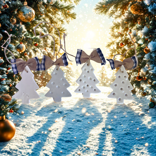 Adornos de Navidad MacLé® – Pack 3 Arbolitos de Porcelana Perforados