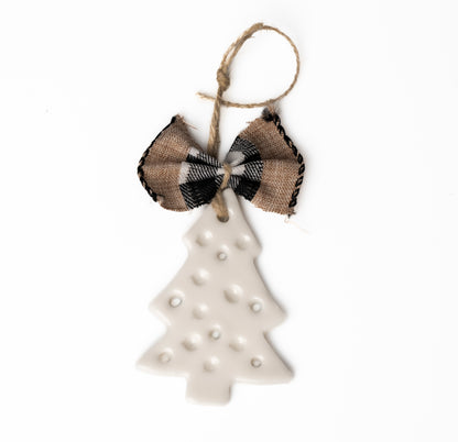 Adornos de Navidad MacLé® – Pack 3 Arbolitos de Porcelana Perforados